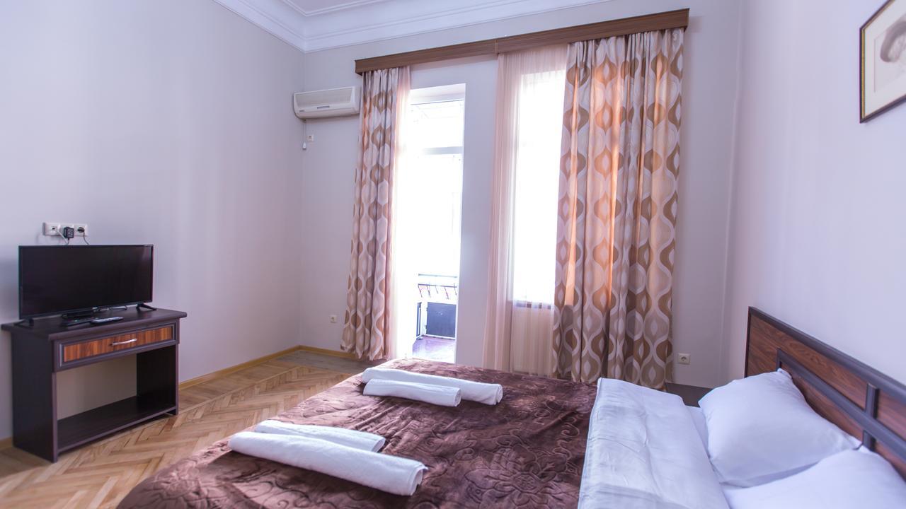 Hotel Cattaleya Batumi Exterior foto